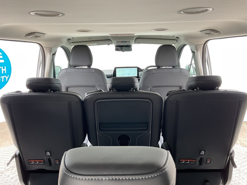 Ford 320 EcoBlue Active 8 Seater Euro 6 **NO VAT**