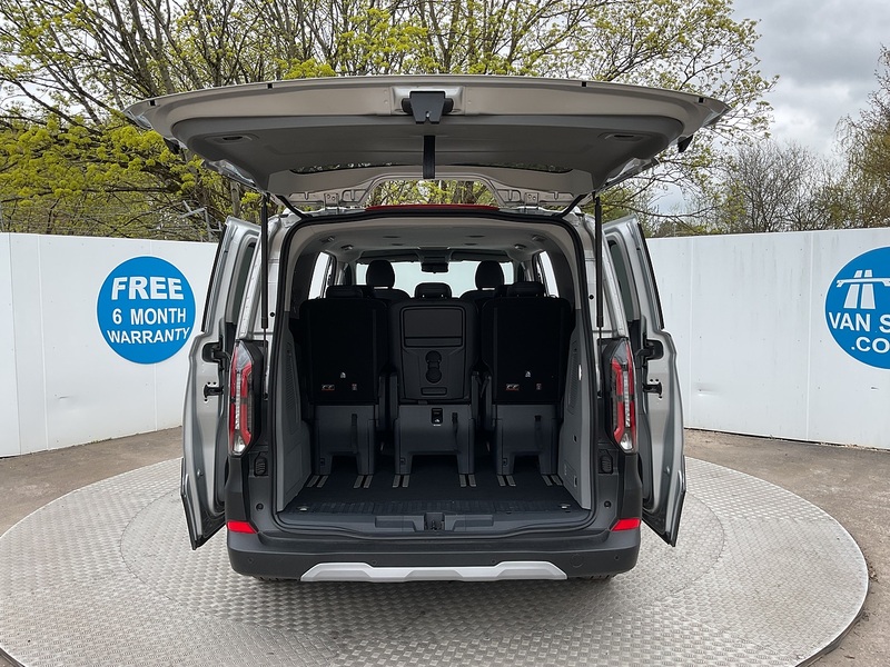 Ford 320 EcoBlue Active 8 Seater Euro 6 **NO VAT**