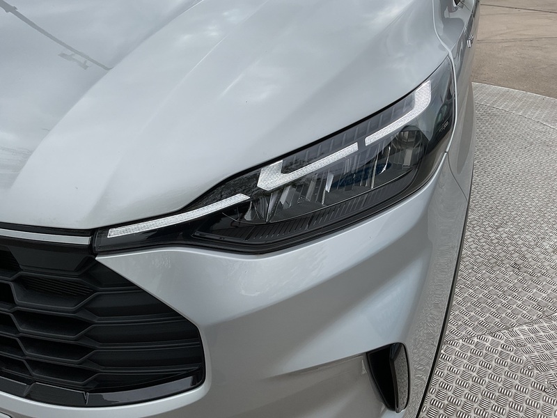 Ford 320 EcoBlue Active 8 Seater Euro 6 **NO VAT**