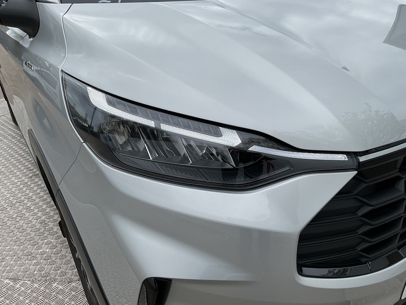 Ford 320 EcoBlue Active 8 Seater Euro 6 **NO VAT**