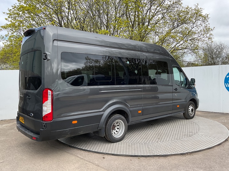 Ford 460 EcoBlue Limited 17 Seater 