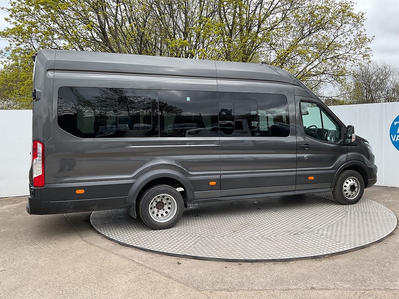 Ford 460 EcoBlue Limited 17 Seater 