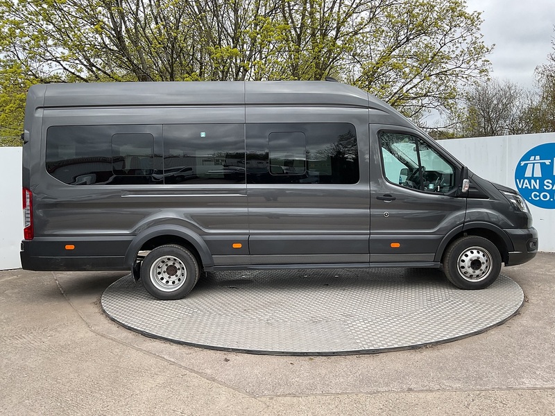 Ford 460 EcoBlue Limited 17 Seater 