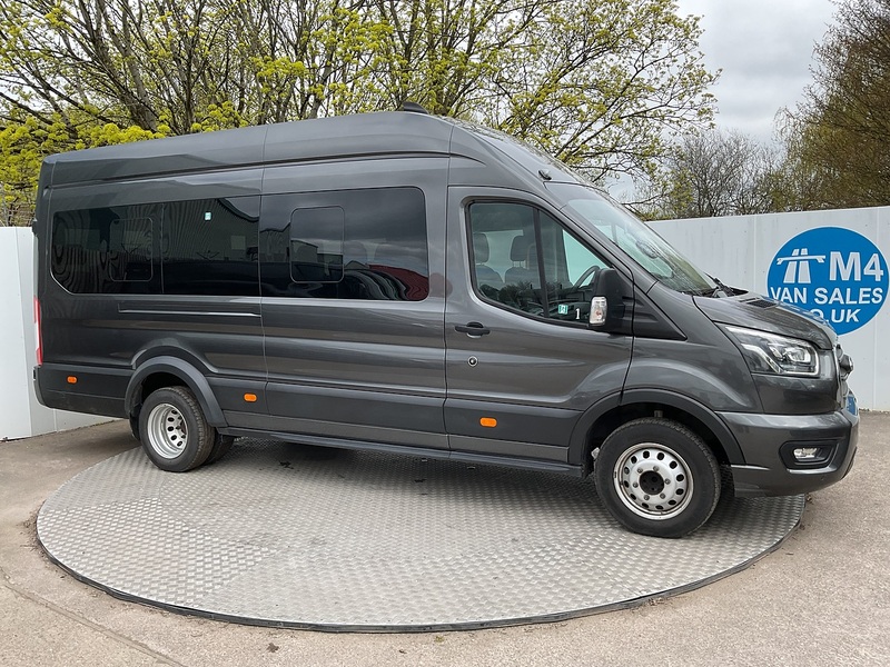 Ford 460 EcoBlue Limited 17 Seater 
