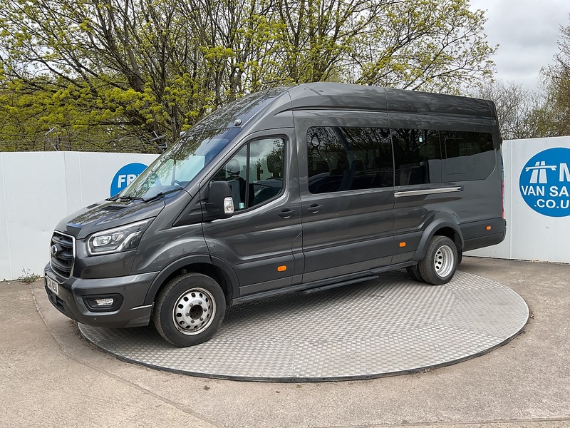 Ford 460 EcoBlue Limited 17 Seater 