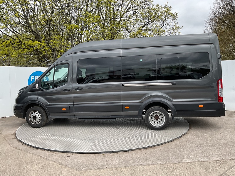 Ford 460 EcoBlue Limited 17 Seater 