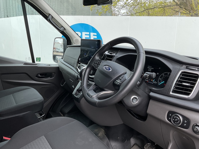 Ford 460 EcoBlue Limited 17 Seater 