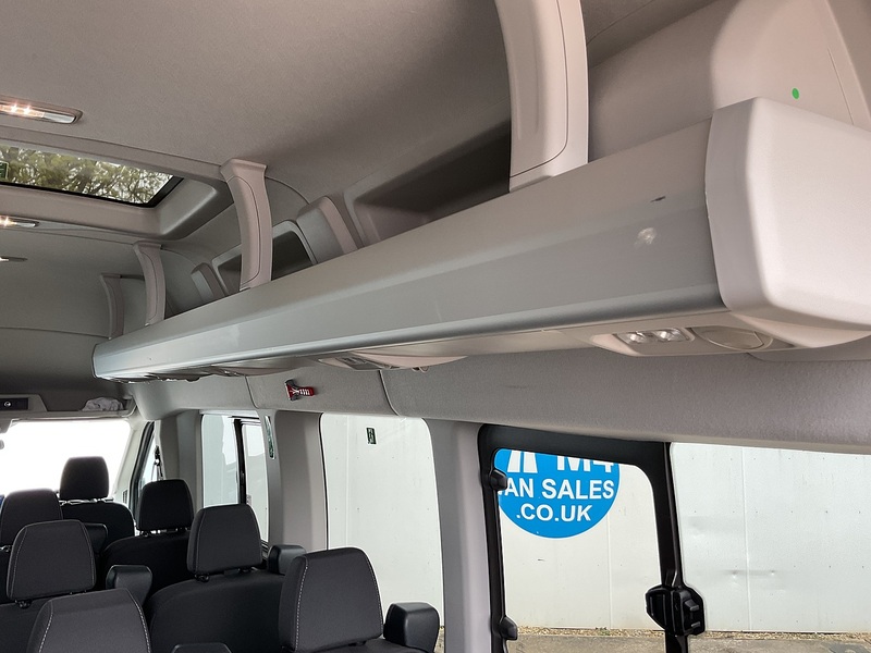 Ford 460 EcoBlue Limited 17 Seater 