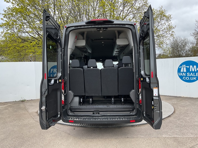 Ford 460 EcoBlue Limited 17 Seater 