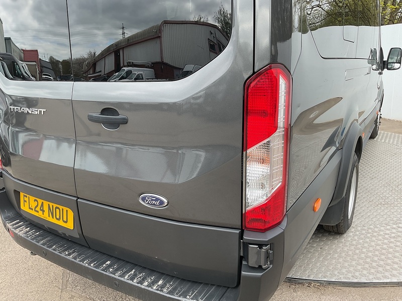 Ford 460 EcoBlue Limited 17 Seater 