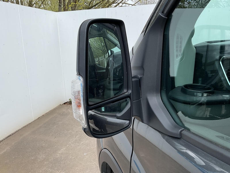 Ford 460 EcoBlue Limited 17 Seater 