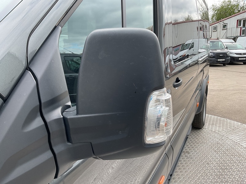 Ford 460 EcoBlue Limited 17 Seater 