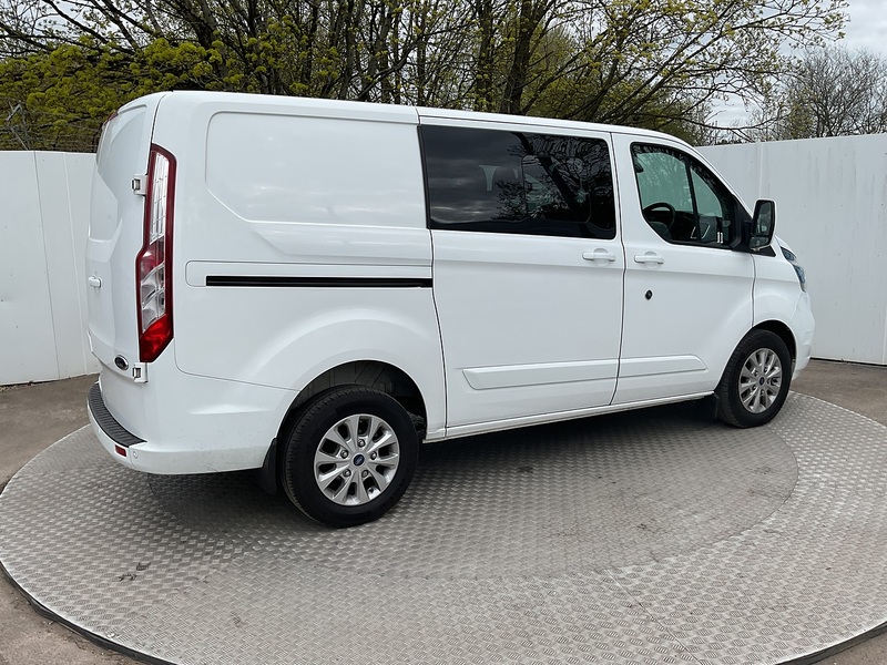 Ford 300 EcoBlue Limited Crewvan Euro 6 