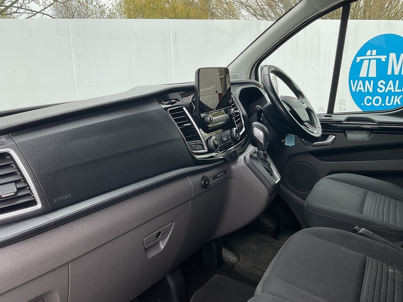 Ford 300 EcoBlue Limited Crewvan Euro 6 