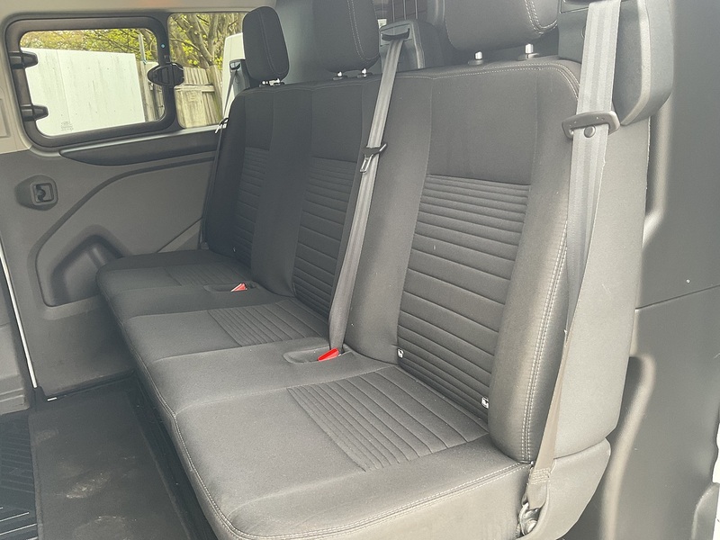 Ford 300 EcoBlue Limited Crewvan Euro 6 