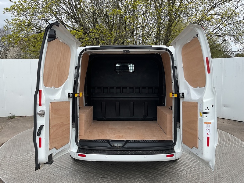 Ford 300 EcoBlue Limited Crewvan Euro 6 