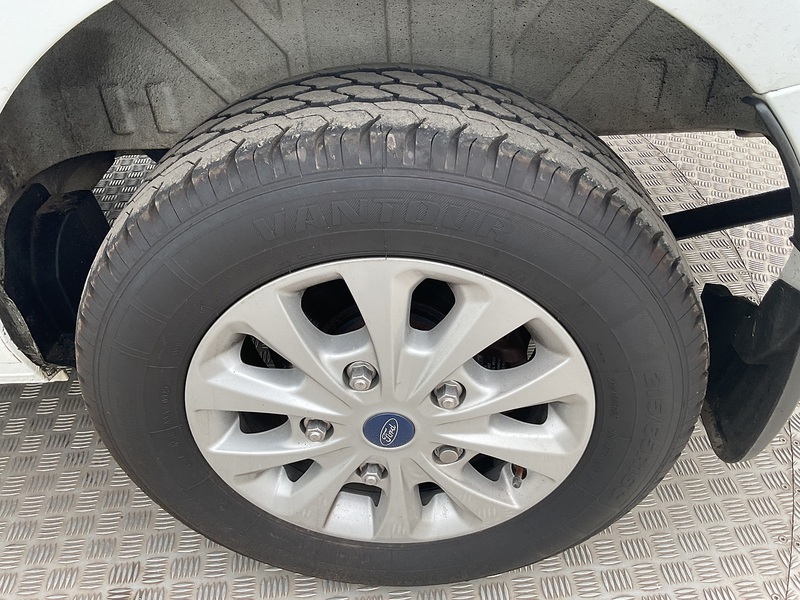 Ford 300 EcoBlue Limited Crewvan Euro 6 