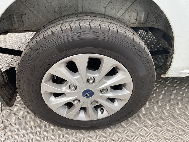 Ford 300 EcoBlue Limited Crewvan Euro 6 