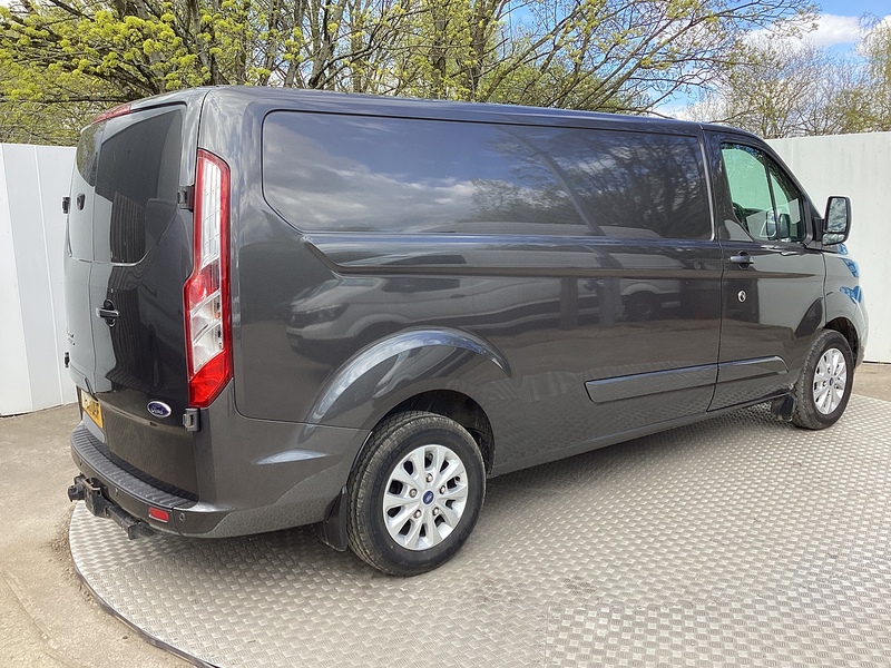 Ford 300 EcoBlue Limited LWB L/R A/C Euro 6