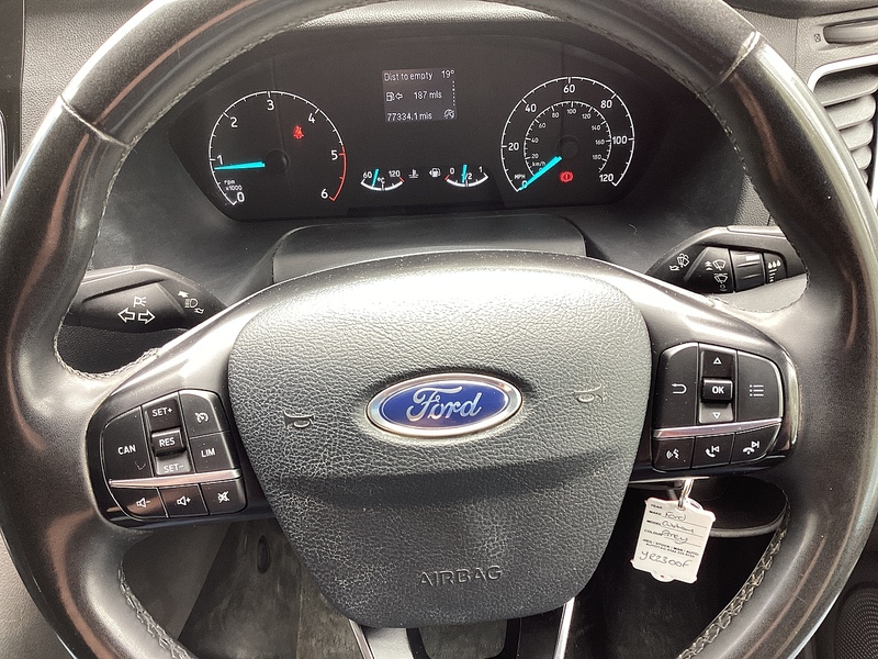 Ford 300 EcoBlue Limited LWB L/R A/C Euro 6