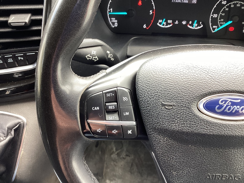 Ford 300 EcoBlue Limited LWB L/R A/C Euro 6