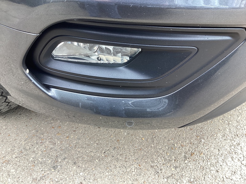 Ford 300 EcoBlue Limited LWB L/R A/C Euro 6