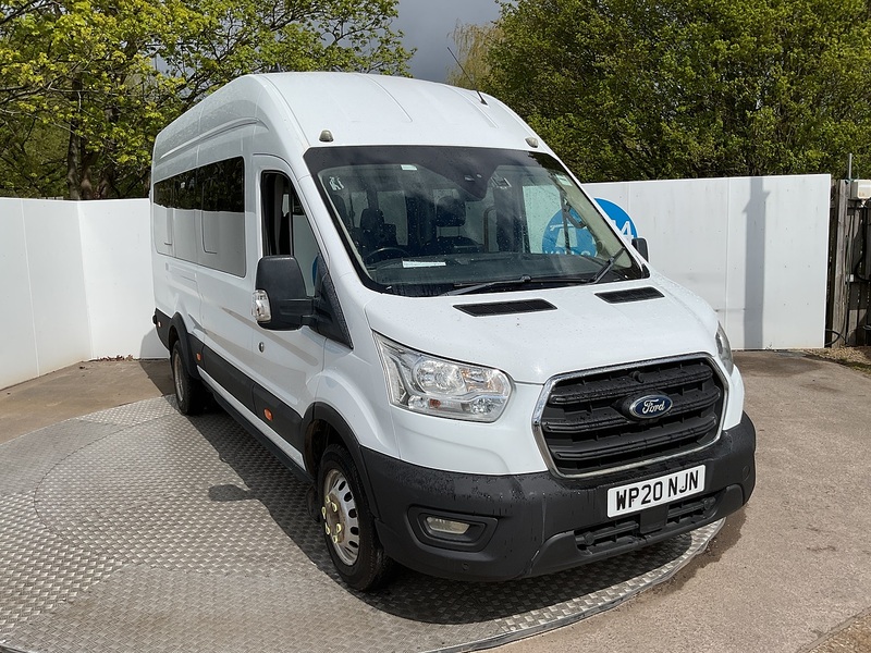 Ford 460 EcoBlue Trend 17 Seater