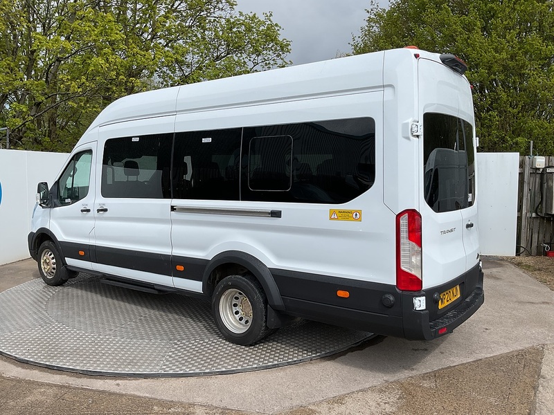 Ford 460 EcoBlue Trend 17 Seater