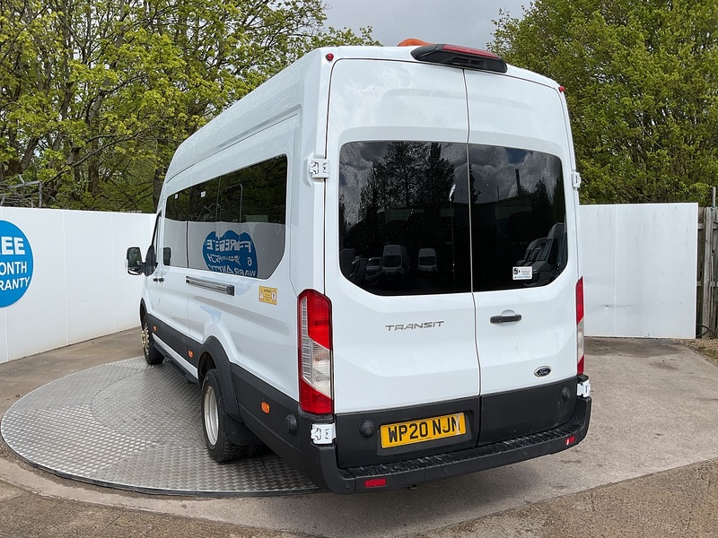 Ford 460 EcoBlue Trend 17 Seater