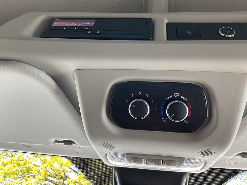 Ford 460 EcoBlue Trend 17 Seater