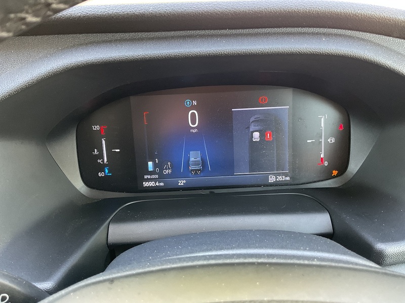 Ford 460 EcoBlue Trend 17 Seater