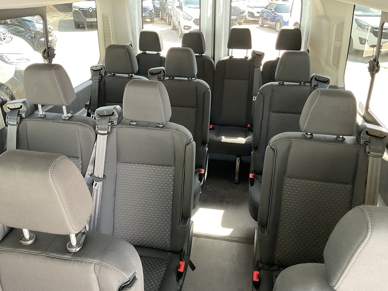 Ford 460 EcoBlue Trend 17 Seater