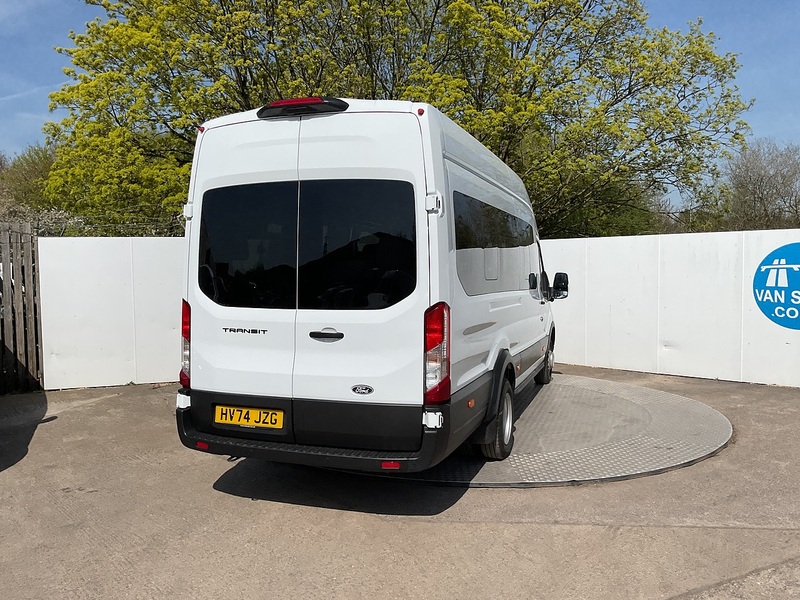 Ford 460 EcoBlue Trend 17 Seater