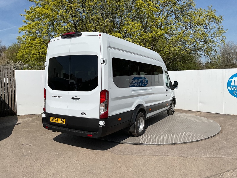 Ford 460 EcoBlue Trend 17 Seater