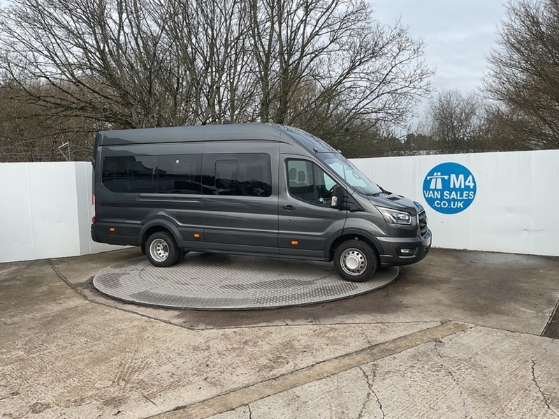 Ford 2.0 460 EcoBlue Limited Minibus Double Cab 5dr Diesel Auto RWD L4 H3 Euro 6 (s/s) (17 Seat, DRW) (165 ps)