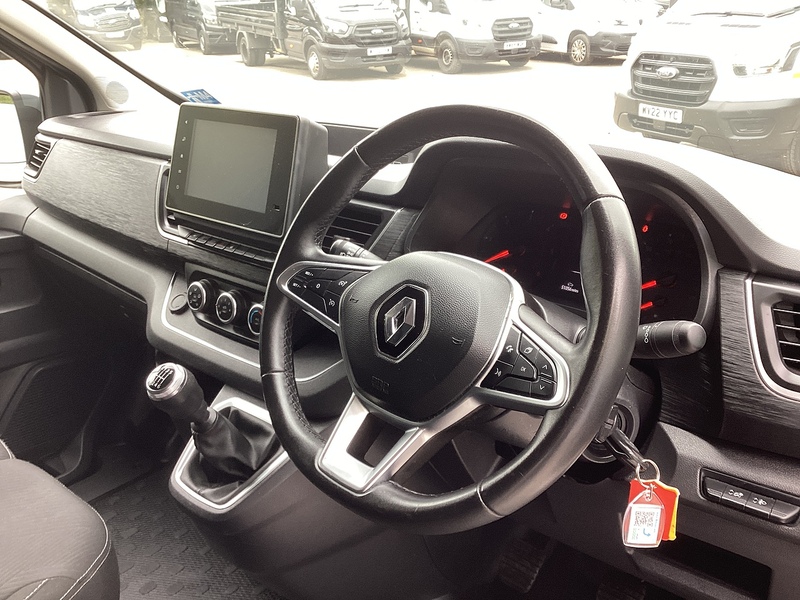 Renault dCi Blue SL28 Sport SWB L/R Euro 6