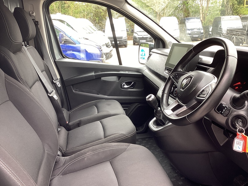 Renault dCi Blue SL28 Sport SWB L/R Euro 6