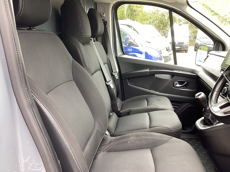 Renault dCi Blue SL28 Sport SWB L/R Euro 6