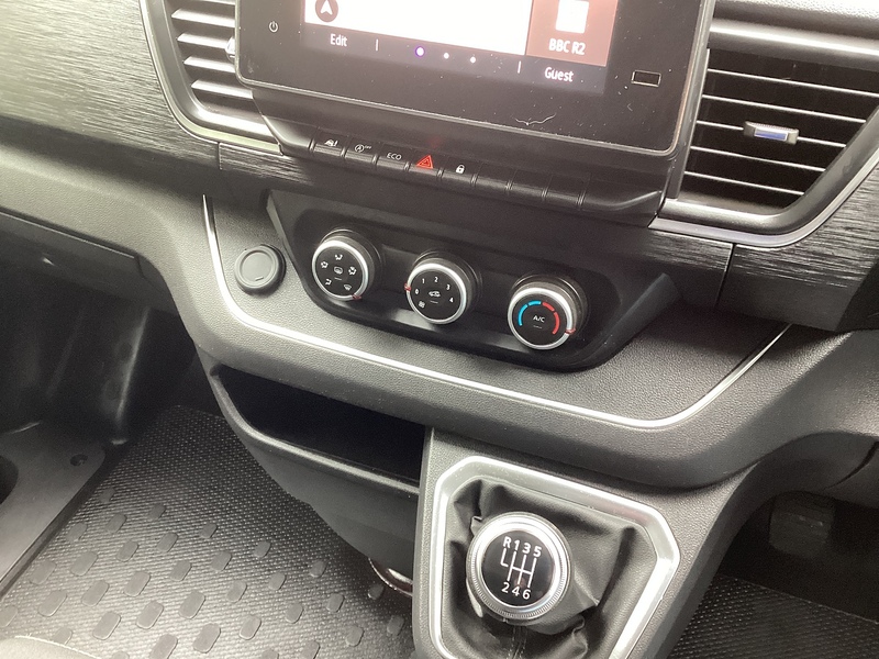 Renault dCi Blue SL28 Sport SWB L/R Euro 6
