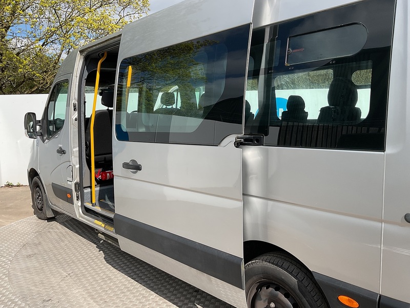 Renault 2.3 dCi 35 Business+ Panel Van 5dr Diesel Manual FWD LWB Medium Roof Euro 6 (130 ps)