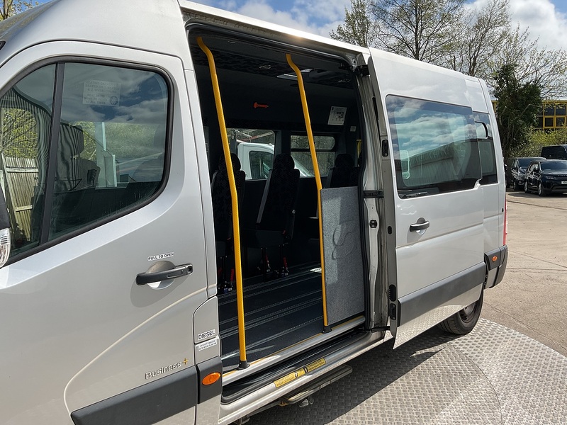 Renault 2.3 dCi 35 Business+ Panel Van 5dr Diesel Manual FWD LWB Medium Roof Euro 6 (130 ps)