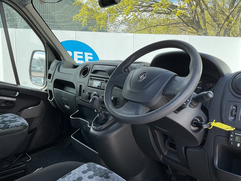 Renault 2.3 dCi 35 Business+ Panel Van 5dr Diesel Manual FWD LWB Medium Roof Euro 6 (130 ps)