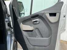 Renault Master dCi 35 Business+ Wheelchair Access Minibus 