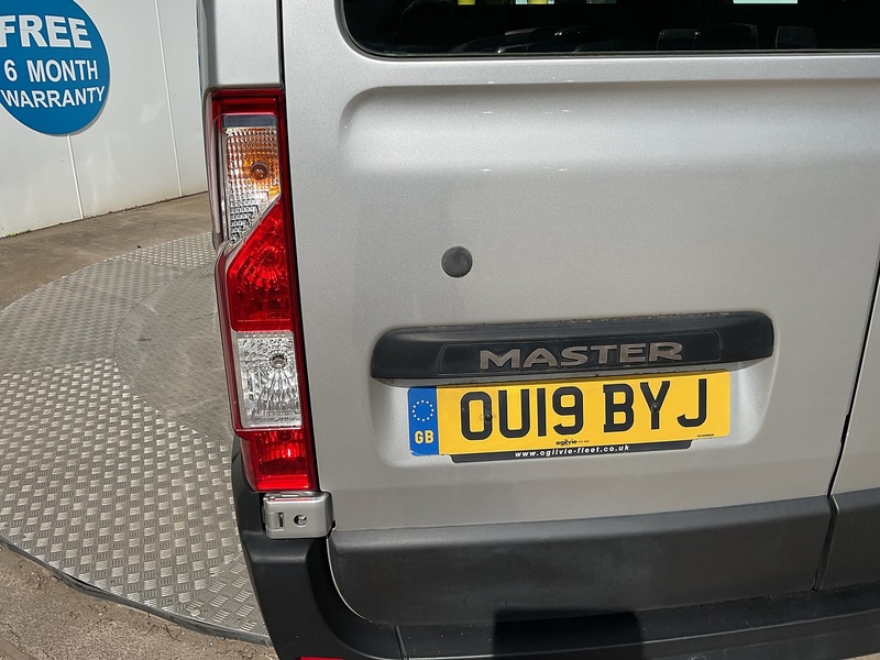 Renault 2.3 dCi 35 Business+ Panel Van 5dr Diesel Manual FWD LWB Medium Roof Euro 6 (130 ps)