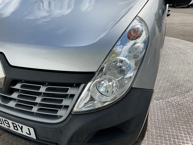 Renault 2.3 dCi 35 Business+ Panel Van 5dr Diesel Manual FWD LWB Medium Roof Euro 6 (130 ps)