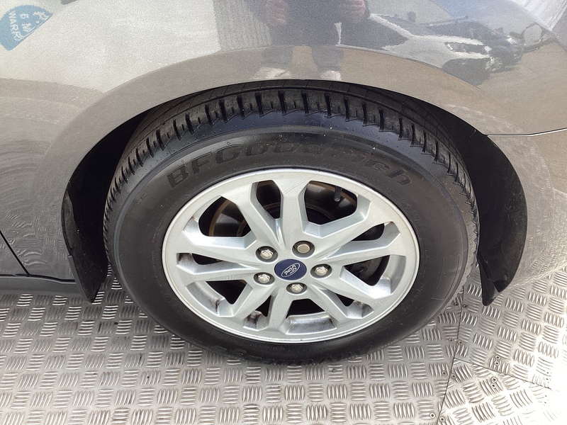 Ford 200 EcoBlue Limited SWB L/R Euro 6