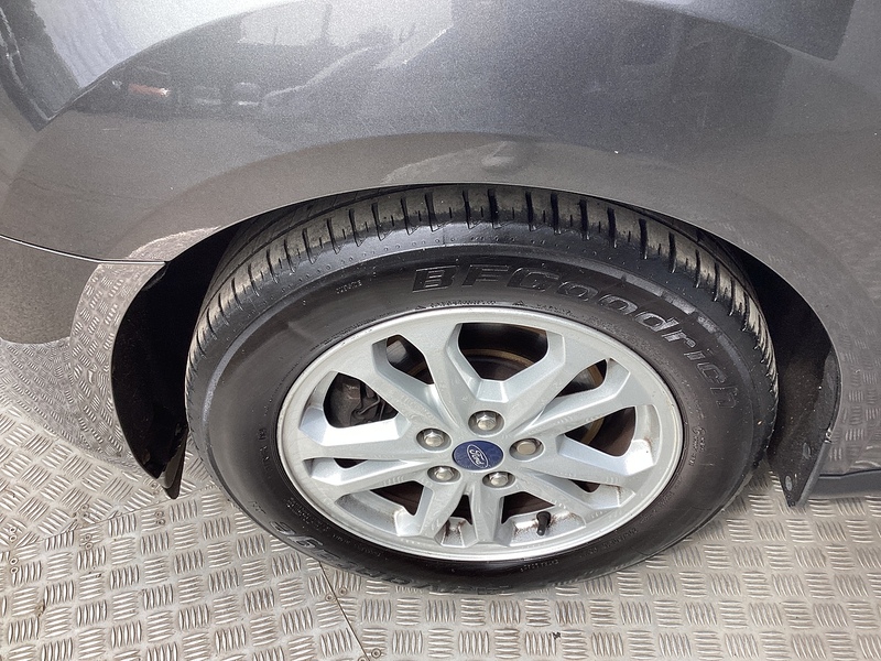 Ford 200 EcoBlue Limited SWB L/R Euro 6