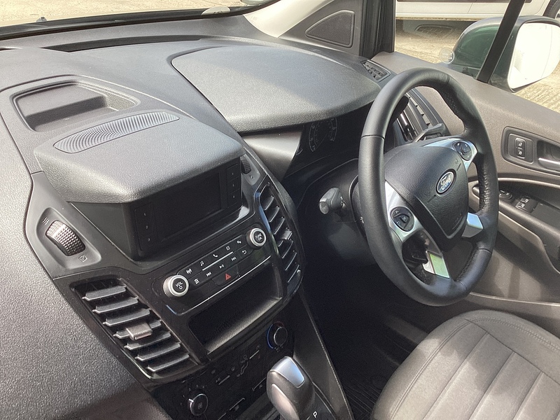 Ford 200 EcoBlue Limited SWB L/R Euro 6