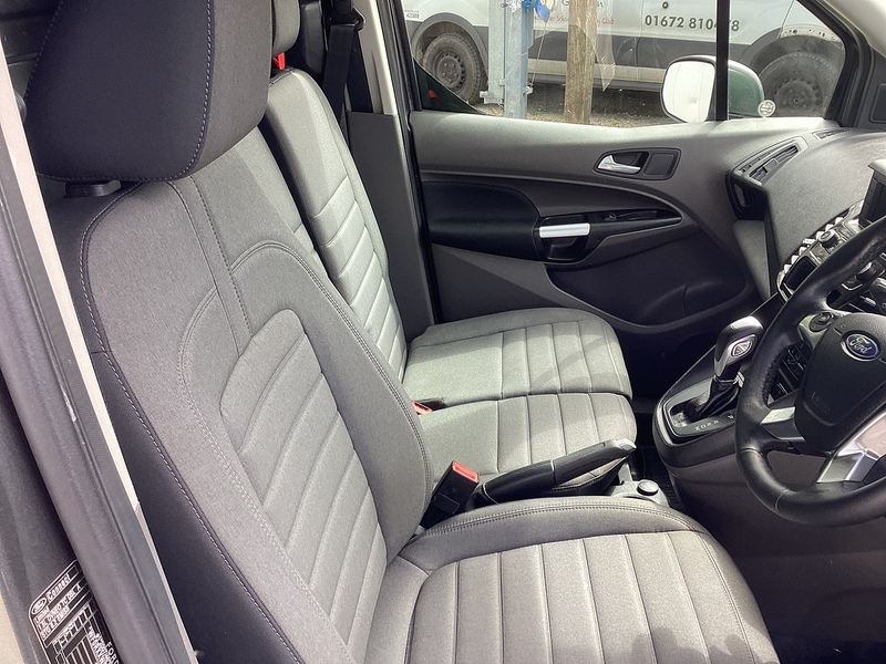 Ford 200 EcoBlue Limited SWB L/R Euro 6
