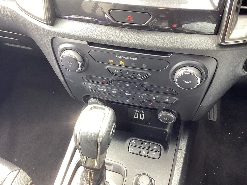 Ford EcoBlue 213 MS-RT C/C 4X4 Euro 6